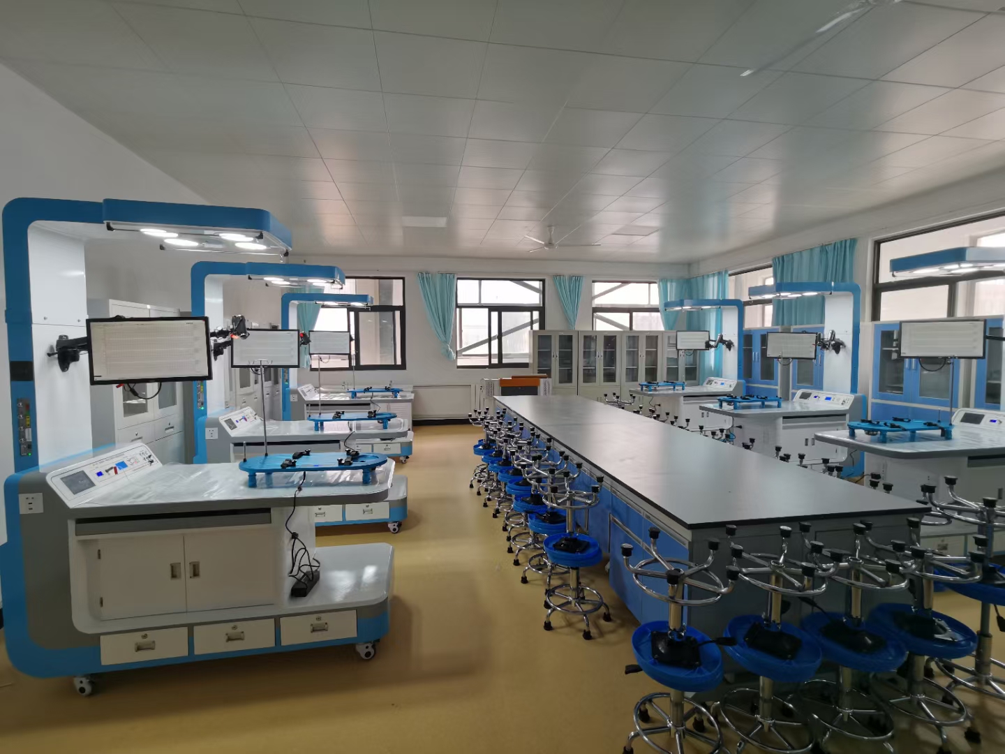 科學(xué)規(guī)劃實驗室 從設(shè)計到設(shè)備的專業(yè)解決方案